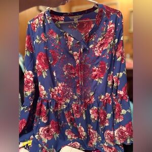The Pioneer Woman Blue and Red Floral Blouse NWOT